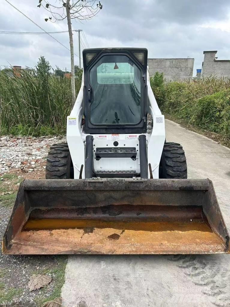 Bobcat S 300 滑移轉向裝載機