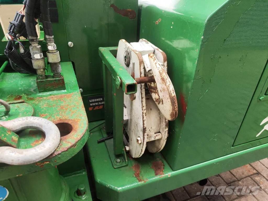 Unic URW 706 CDE 履帶式起重機