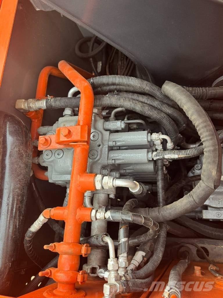 Hitachi ZX 70 小型挖土機/掘鑿機<7t(小型挖掘機)