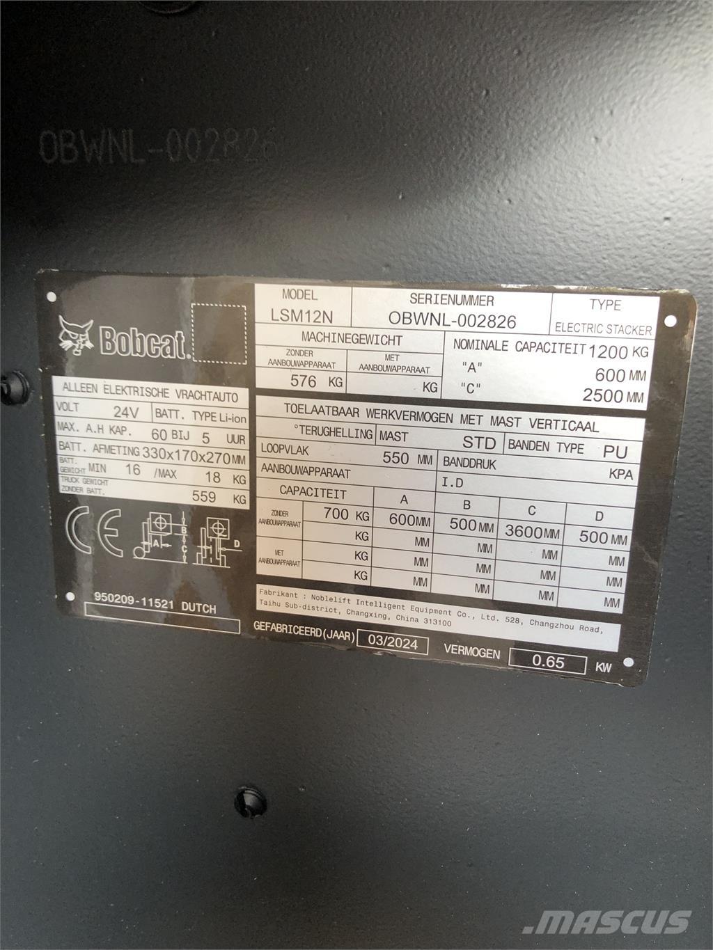 Bobcat LSM12N 自走式堆積機