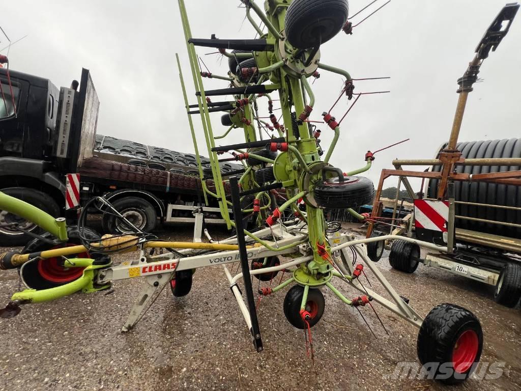 CLAAS Volto 1100 T 耙與翻草機