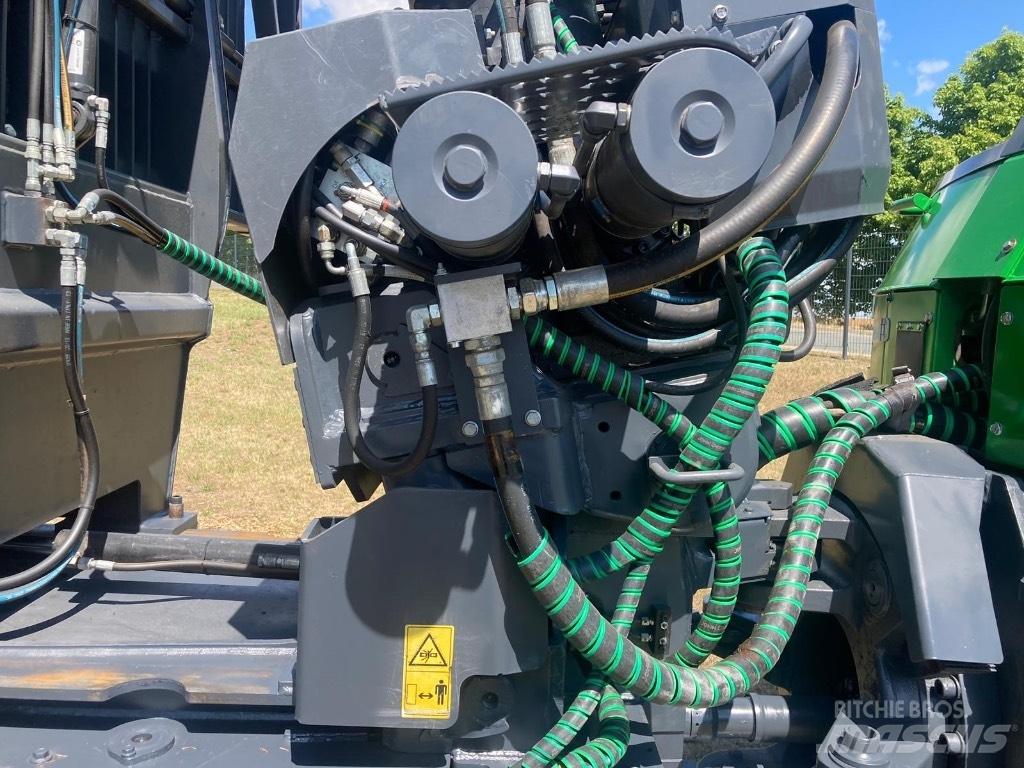 John Deere 1210G 集運機