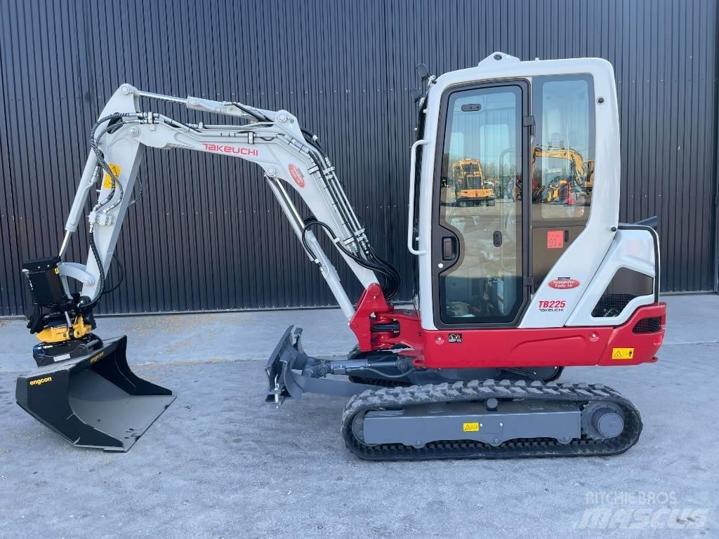 Takeuchi TB 225 小型挖土機/掘鑿機<7t(小型挖掘機)