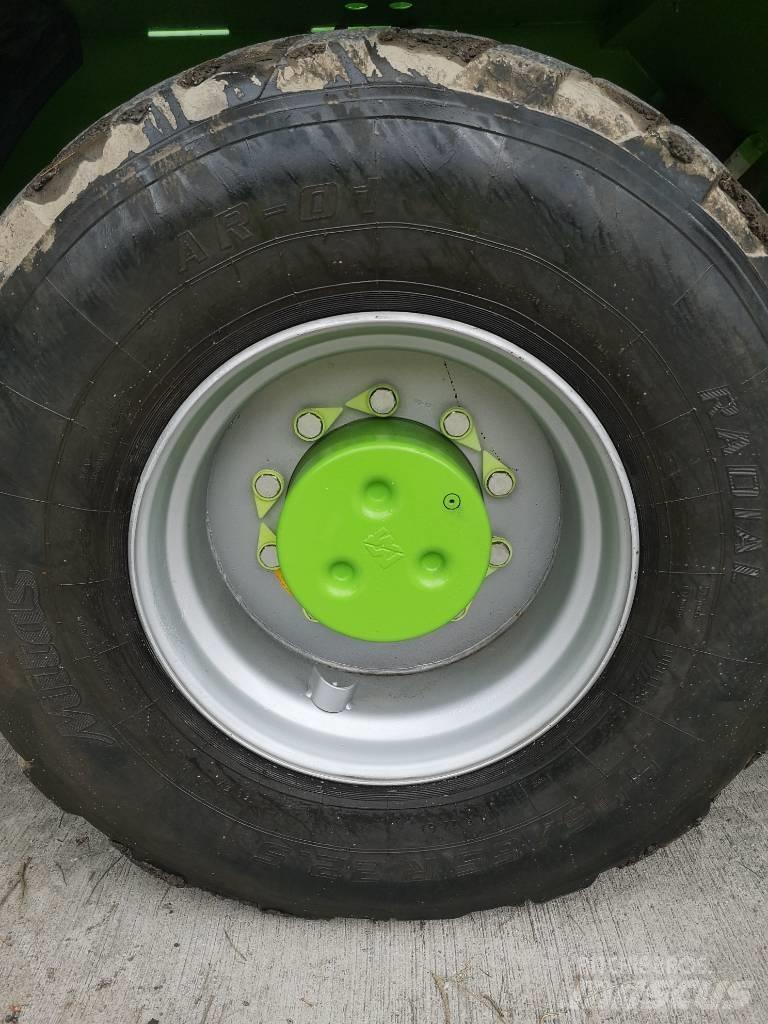 Merlo 40.30 MCSS 伸縮臂操作車