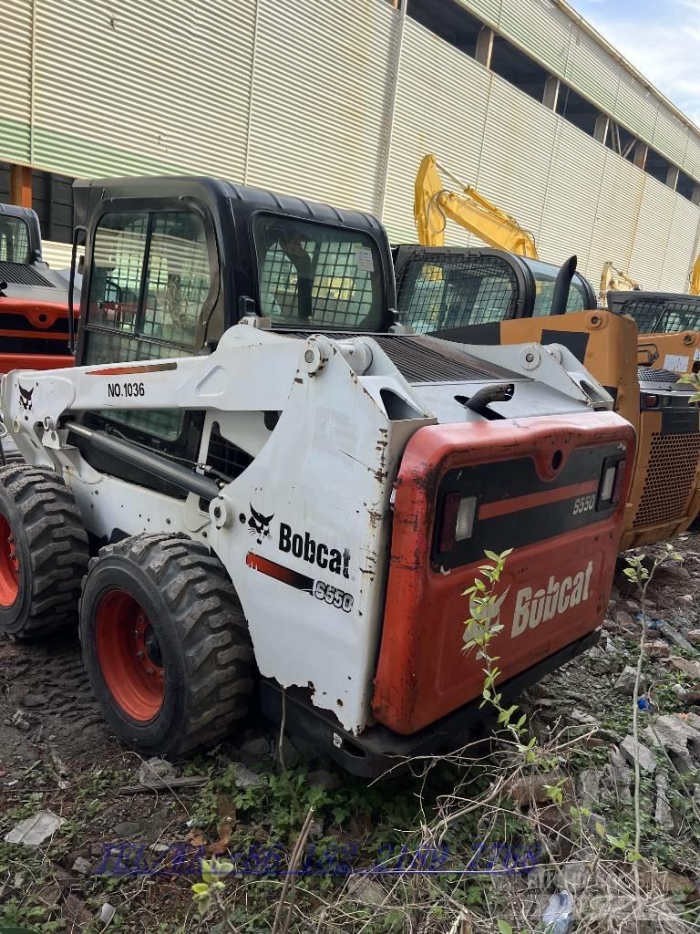 Bobcat S550 滑移轉向裝載機