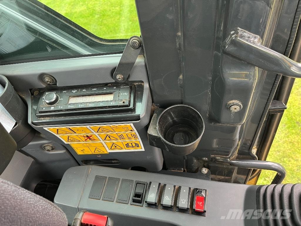 Komatsu PW 118 旋轉式挖土機/掘鑿機/挖掘機