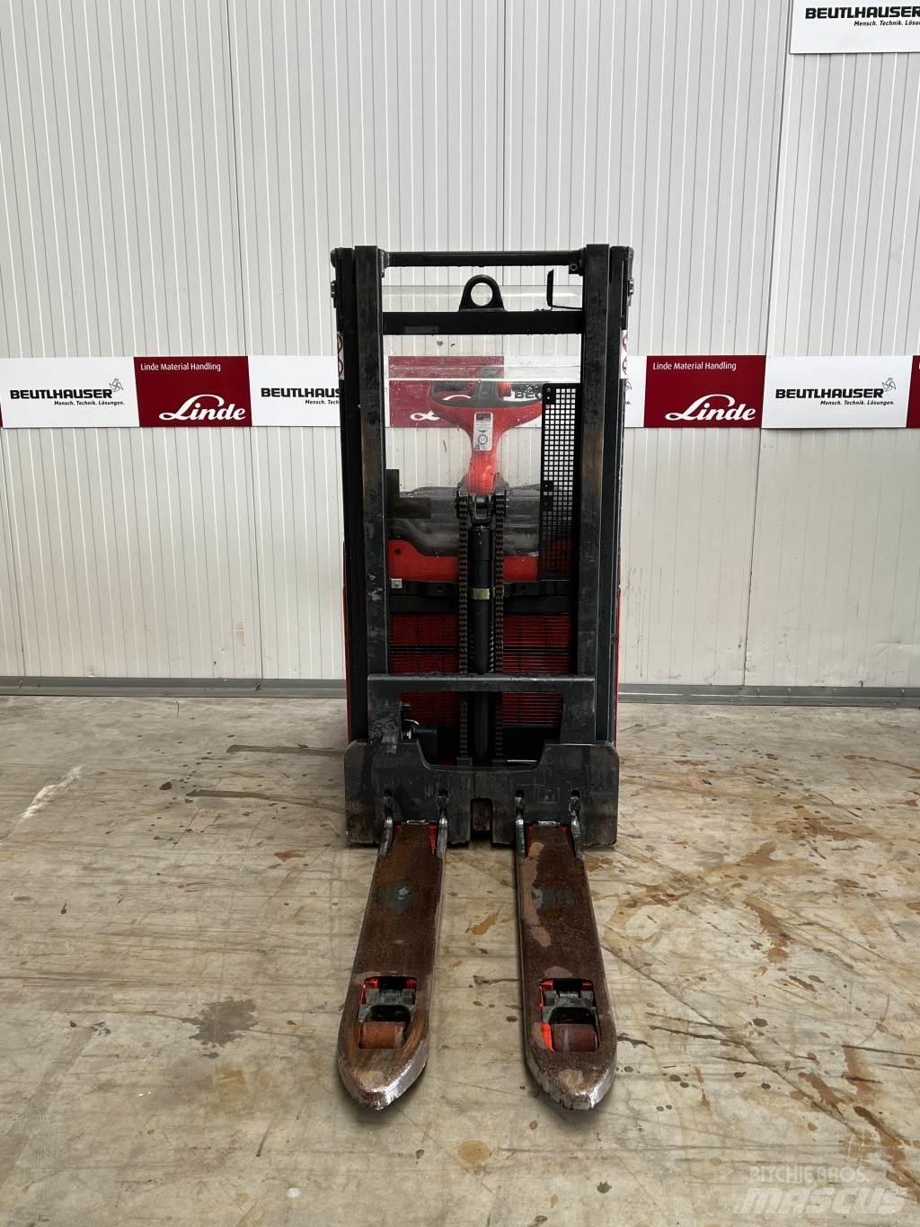 Linde D12AP 行走控制式堆積機
