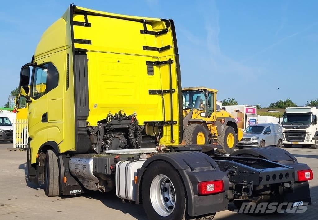 Iveco S-Way 460 4X2 曳引機組件