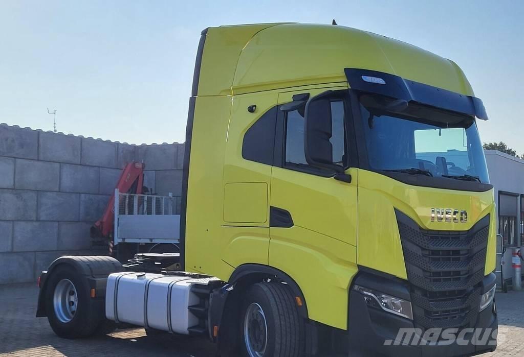 Iveco S-Way 460 4X2 曳引機組件