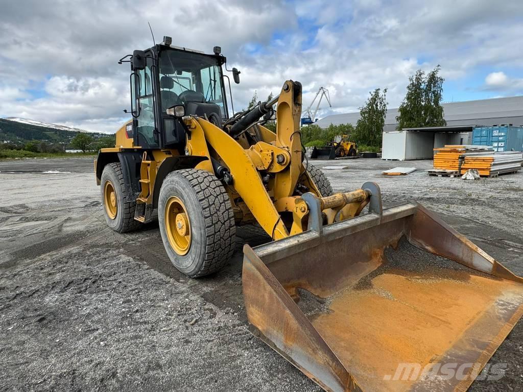 CAT 918 M 輪胎式裝載機