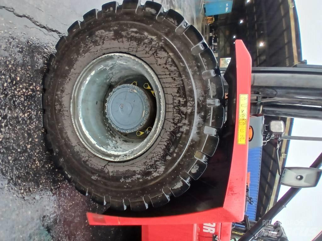 Kalmar DCG100-45ED7 貨櫃搬運機