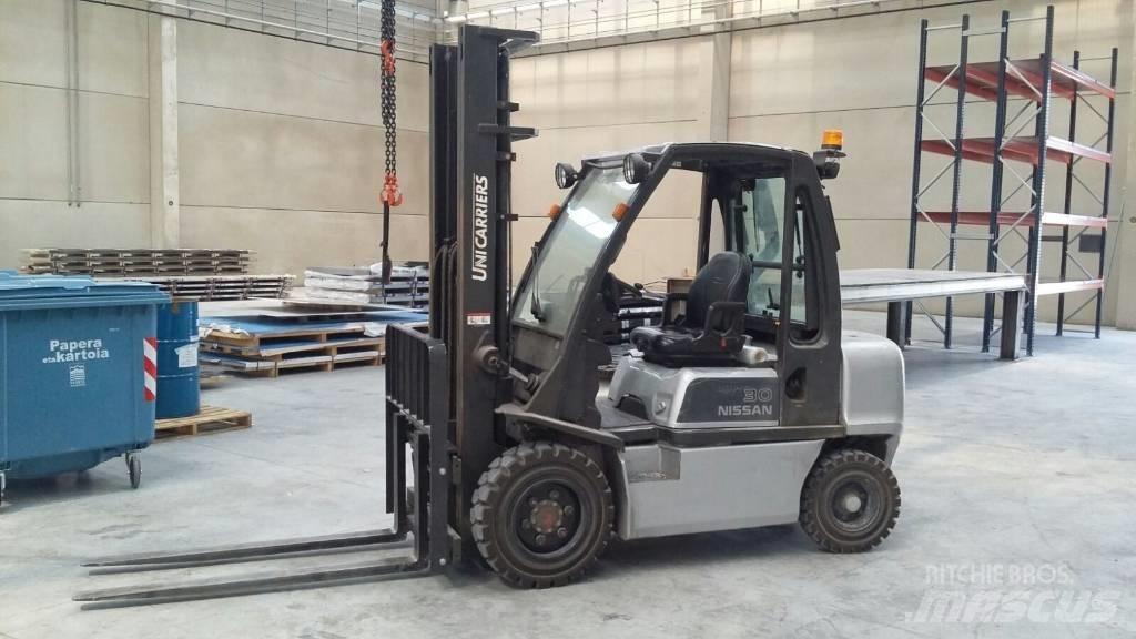 Nissan FGD02A30Q 柴油卡車