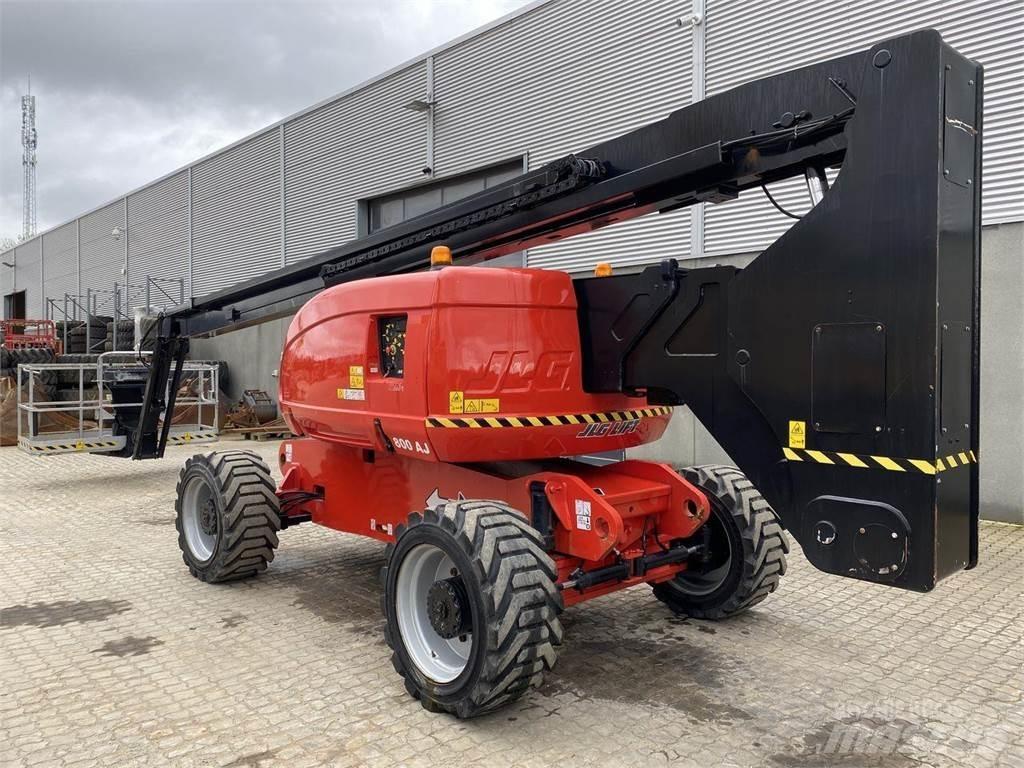 JLG 800AJ 曲臂高空作業車
