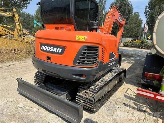 Doosan DX55 小型挖土機/掘鑿機<7t(小型挖掘機)