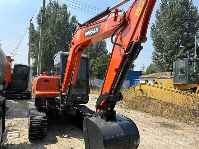 Doosan DX55 小型挖土機/掘鑿機<7t(小型挖掘機)