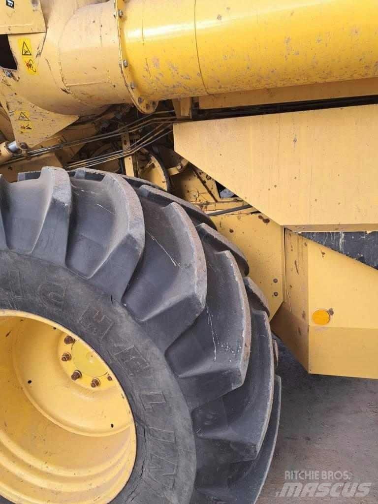 New Holland TX 66 聯合收穫機