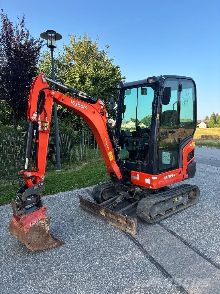 Kubota KX 019-4 小型挖土機/掘鑿機<7t(小型挖掘機)