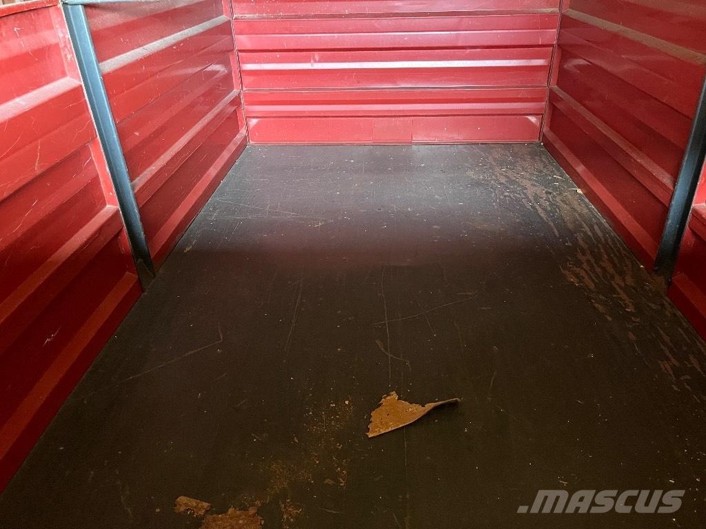 Tuhti M90 運糧車