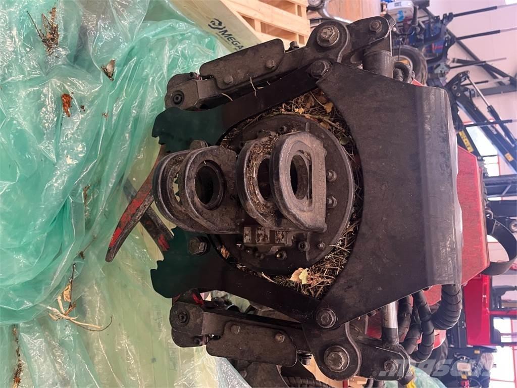 Komatsu C93 收穫機頭