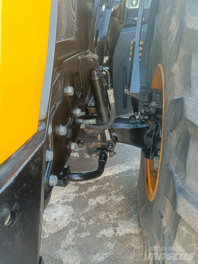 JCB 4220 曳引機
