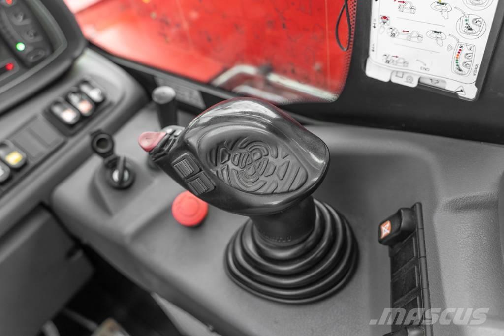 Manitou MT 625 伸縮臂操作車