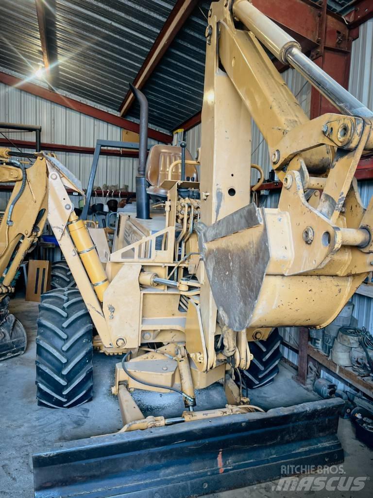 CASE 860 掘溝機