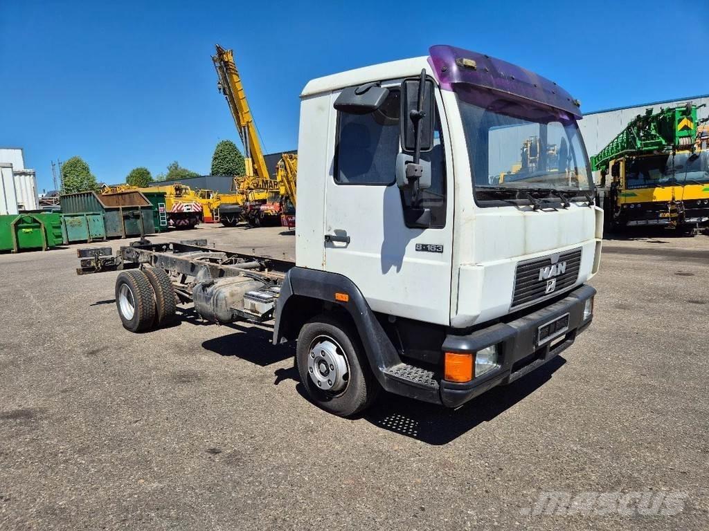 MAN LE 2000 商用底盤車