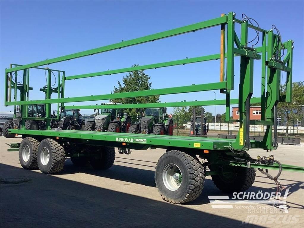 Pronar T028 KM 草捆拖車