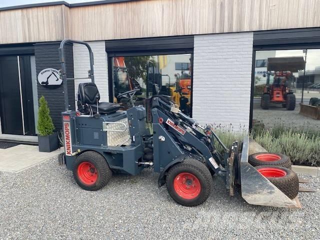 Knikmops KM 100 輪胎式裝載機