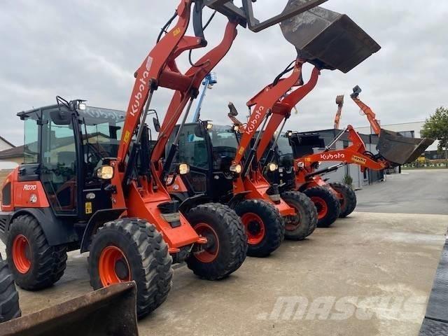 Knikmops KM 100 輪胎式裝載機