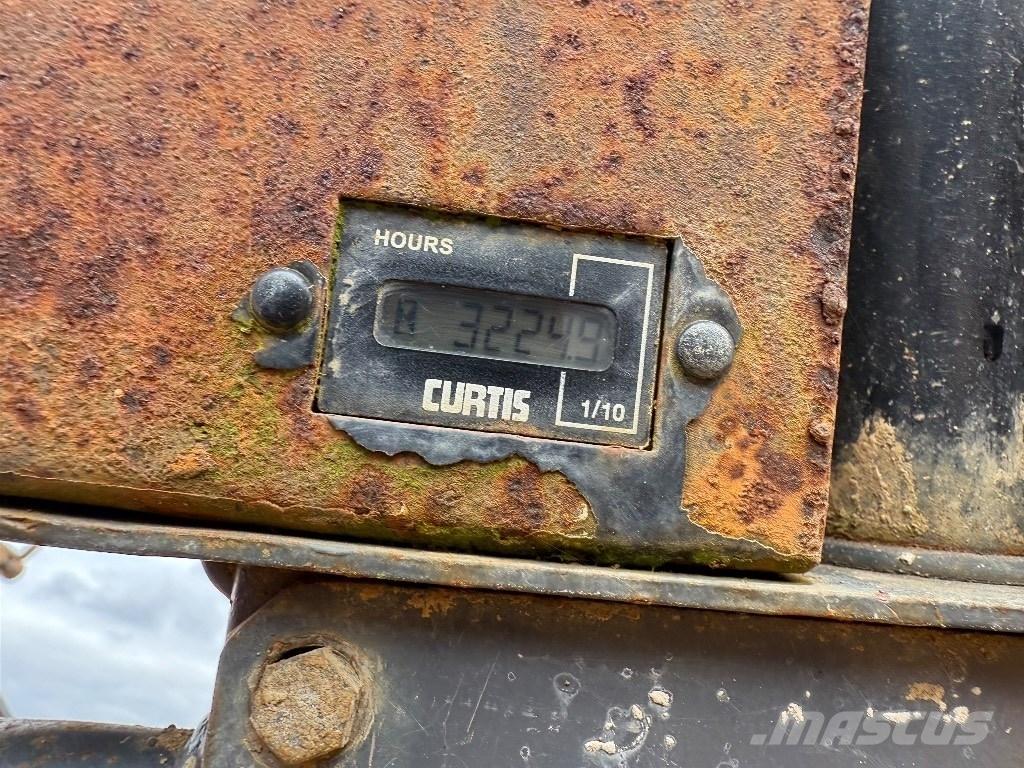 Terex TA9 側卸礦車
