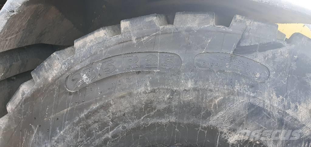 Liebherr L 556 輪胎式裝載機