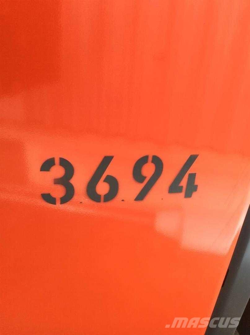 Linde L16I 自走式堆積機