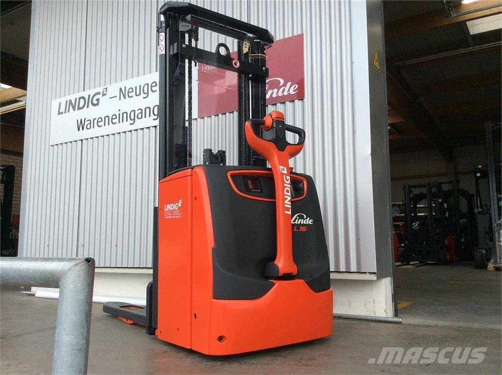 Linde L16I 自走式堆積機