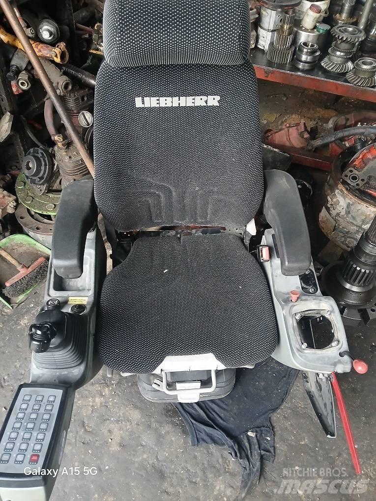 Liebherr parts 電子設備