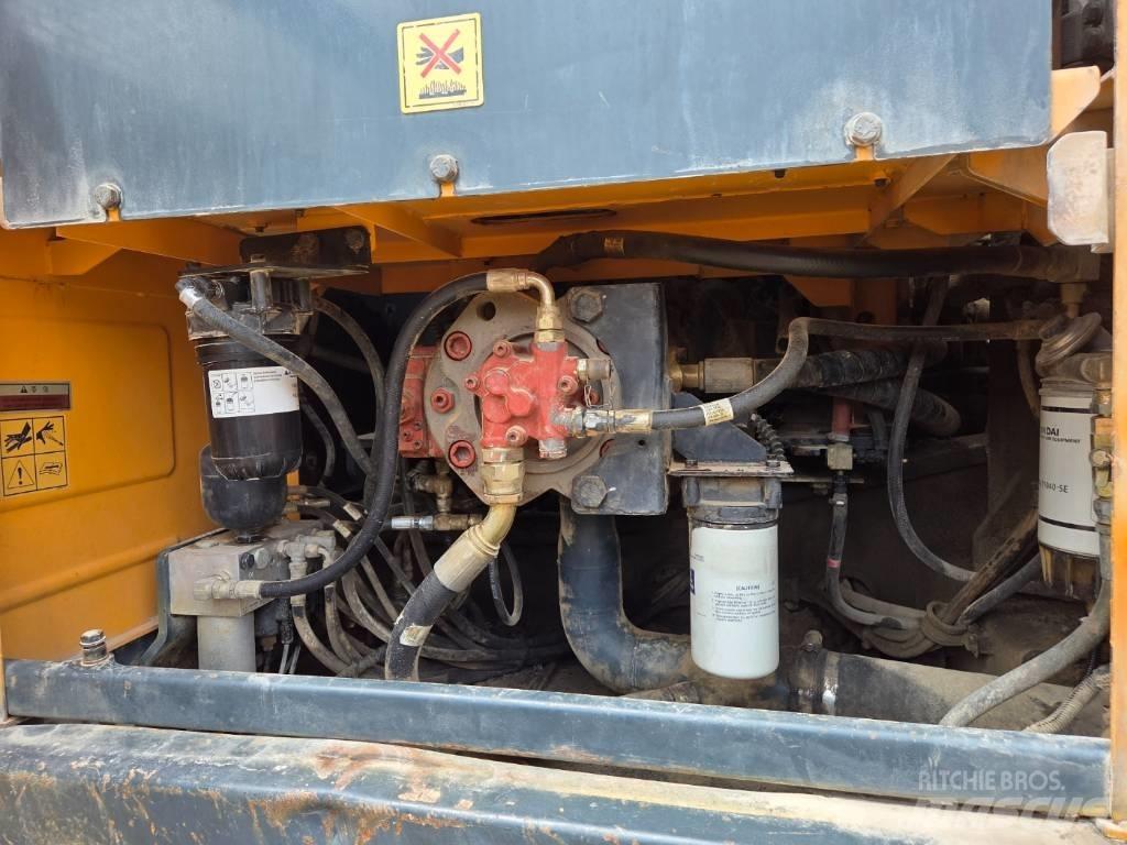 Hyundai HX 300 履帶式 挖土機/掘鑿機/挖掘機