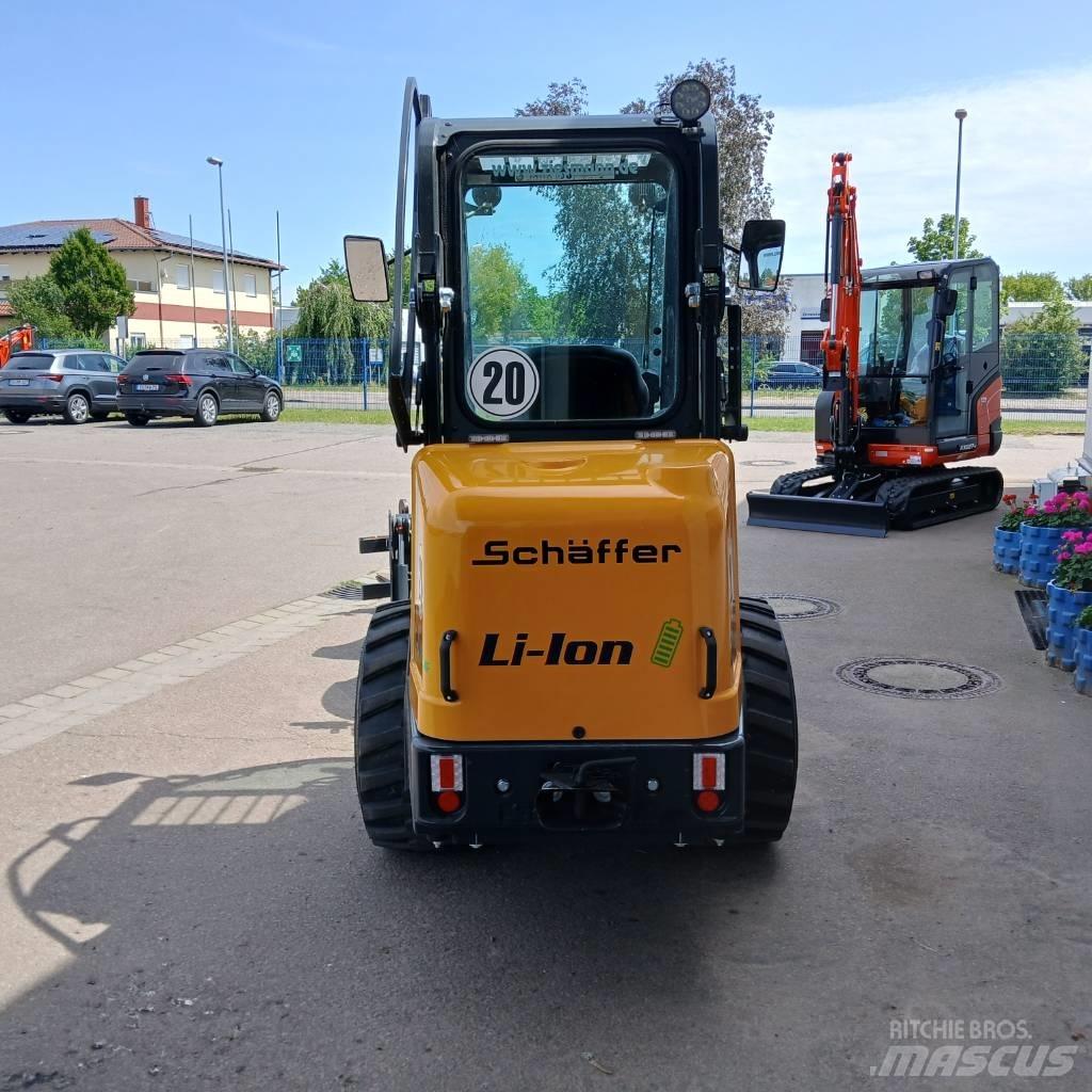 Schäffer Lader 24e 滑移轉向裝載機