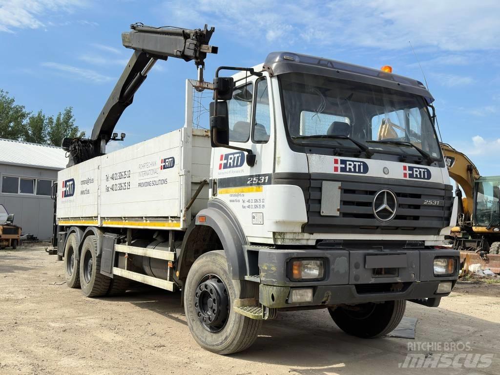 Mercedes-Benz 2531 起重機卡車