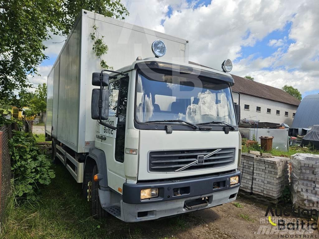 Volvo FL615 貨箱式卡車