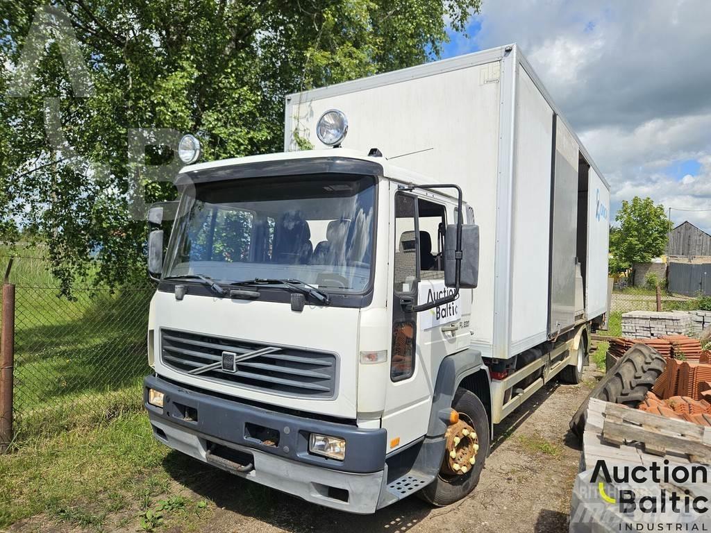 Volvo FL615 貨箱式卡車