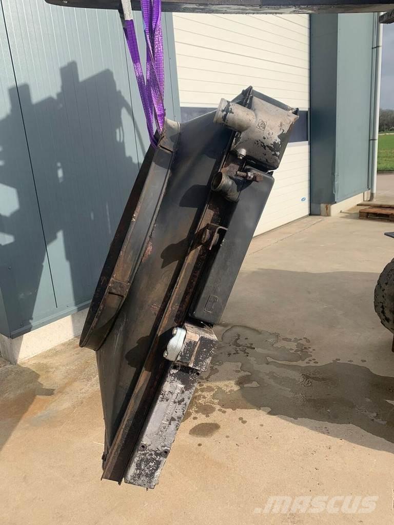 Liebherr A932 散熱器/水箱