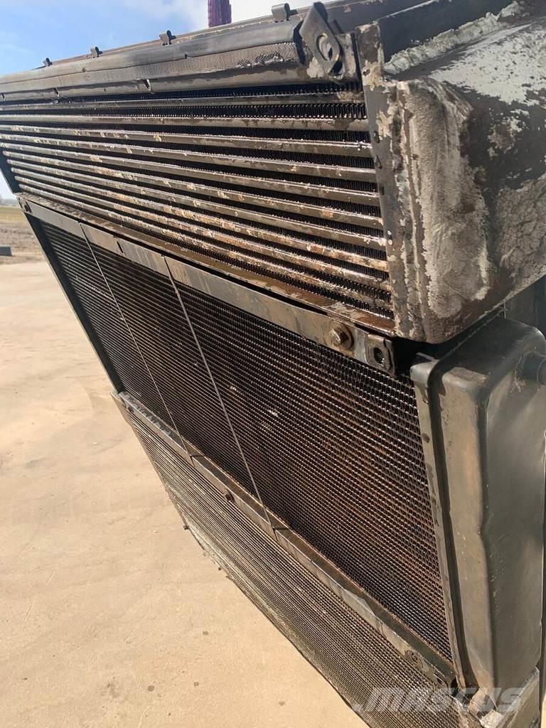 Liebherr A932 散熱器/水箱