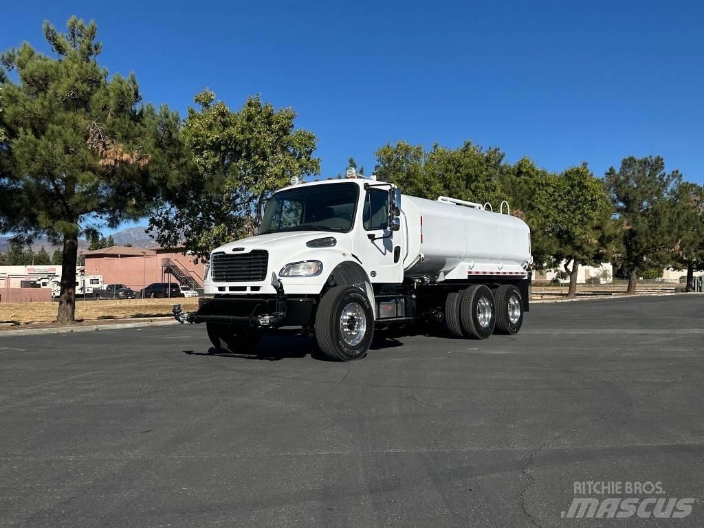 Freightliner M2 水車
