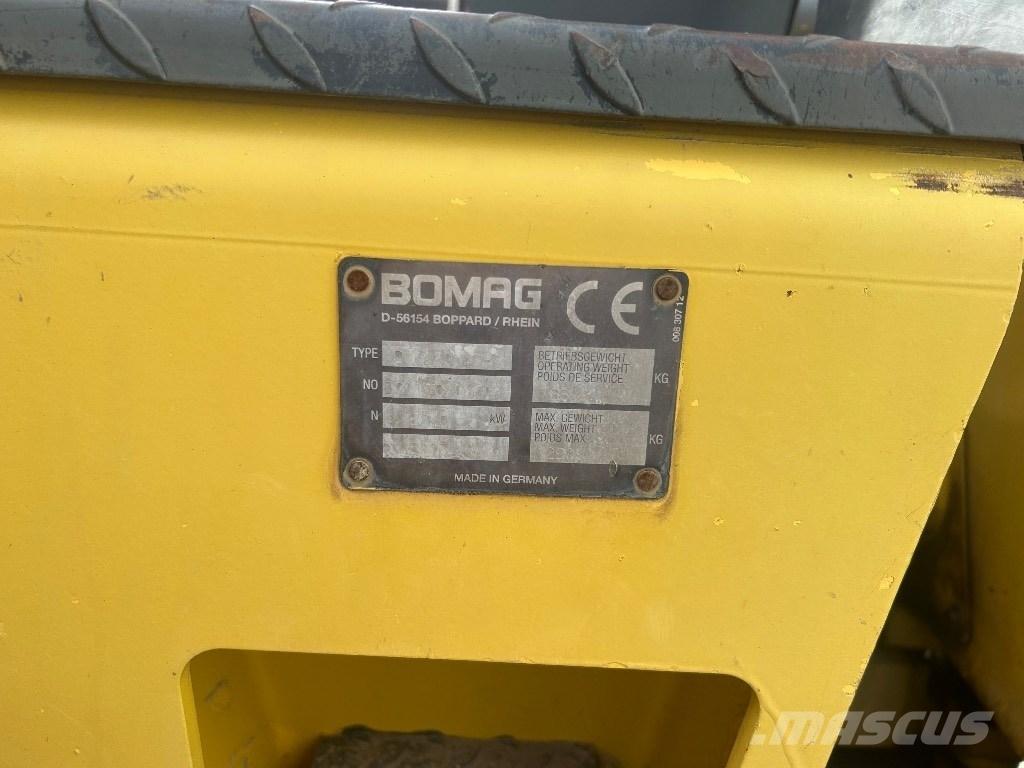 Bomag BW 120 AC-3 雙輪滾壓機