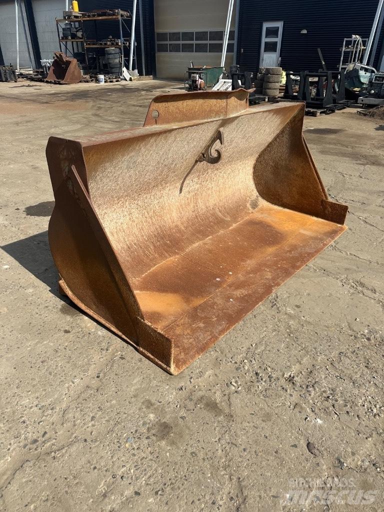 Volvo 2500mm 鏟斗