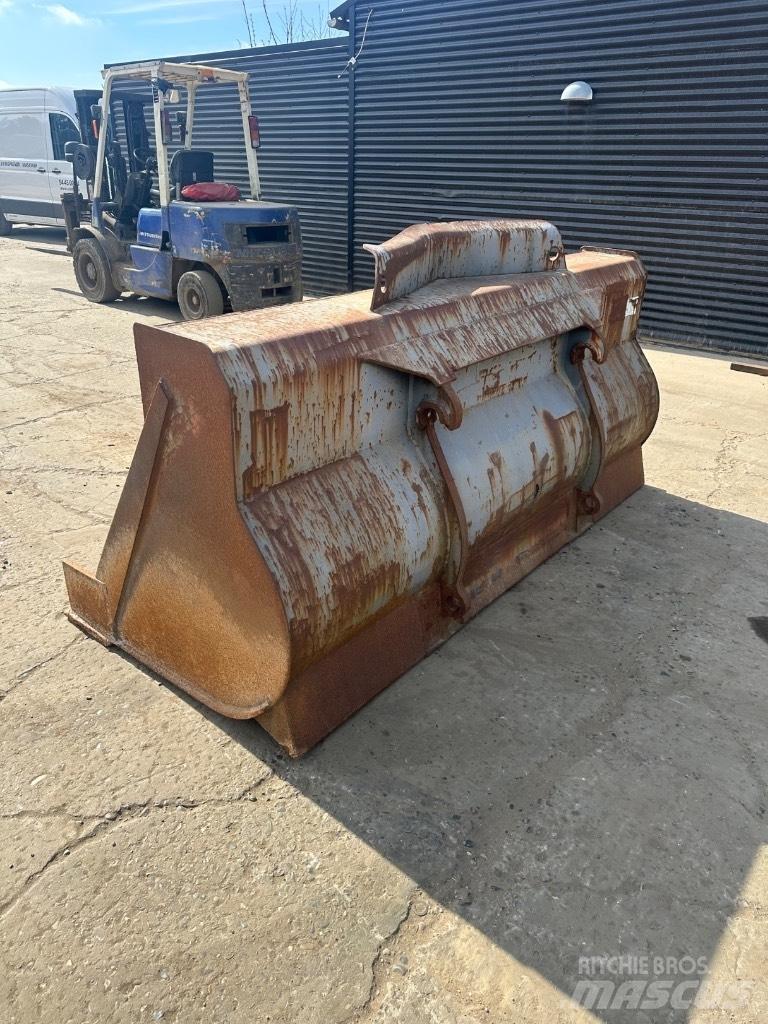 Volvo 2500mm 鏟斗