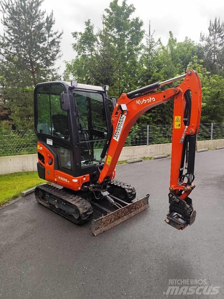 Kubota KX 019-4 小型挖土機/掘鑿機<7t(小型挖掘機)