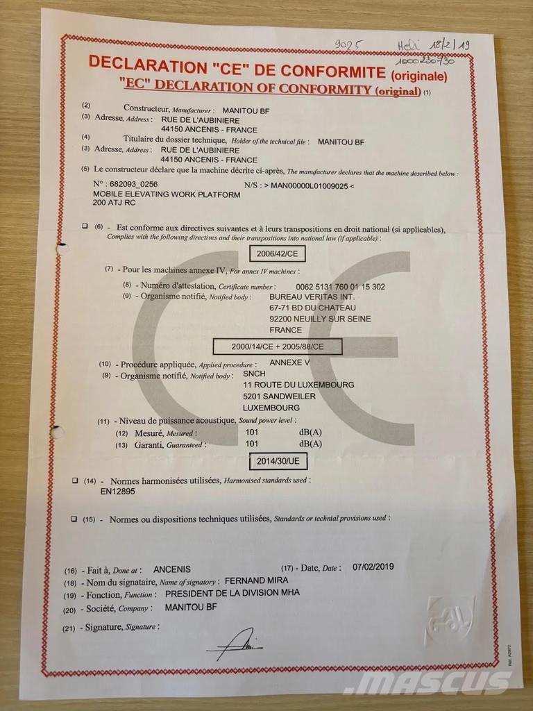 Manitou 200 ATJ 曲臂高空作業車