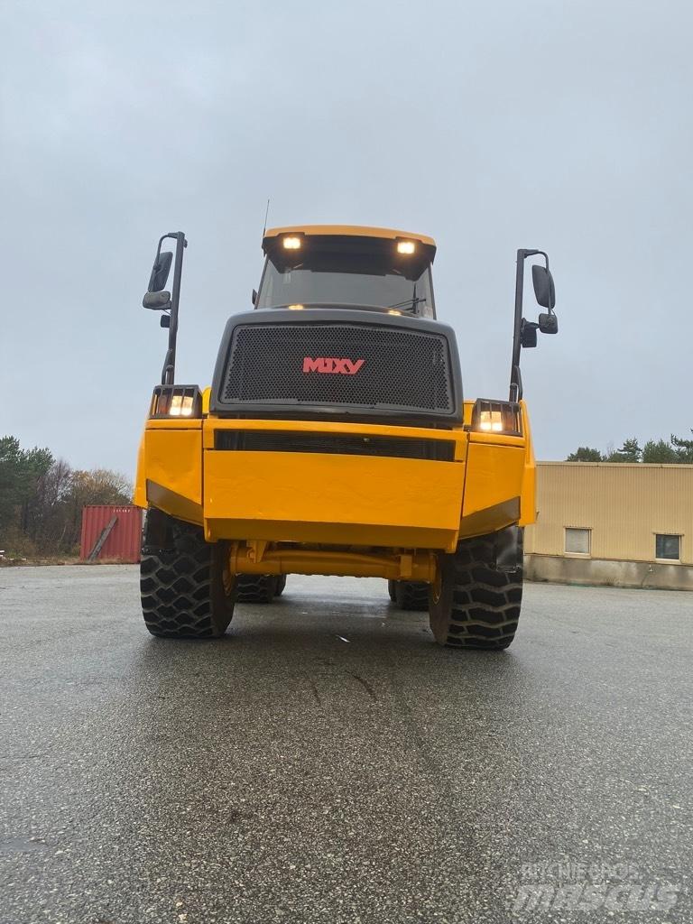 Moxy MT 31 鉸接式起吊車