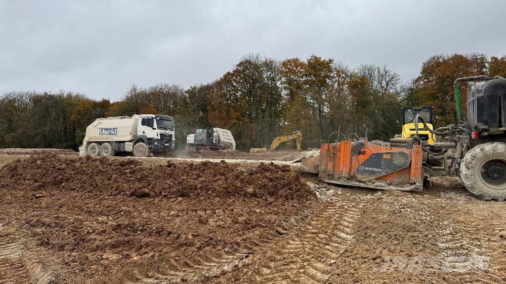 Prinoth Panther T14R 履帶式傾卸車/翻斗車